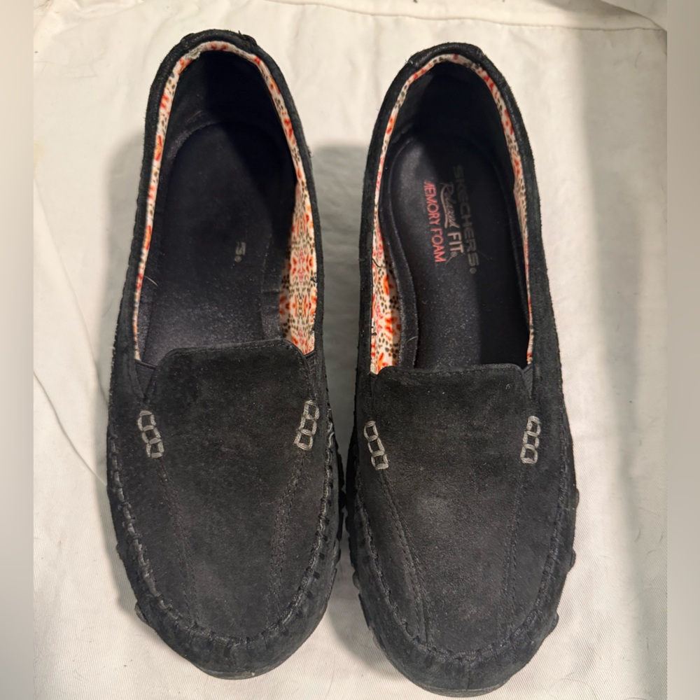 Skechers Relaxes Fit Memory Foam loafers Black Size 8